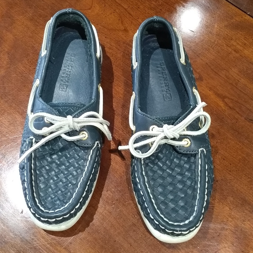 Sperry Top Sider navy women size 5.5 boat shoe 5 1/2 used once like new